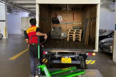 1_DHL-1